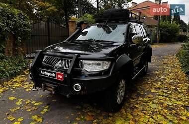 Позашляховик / Кросовер Mitsubishi Pajero Sport 2010 в Києві