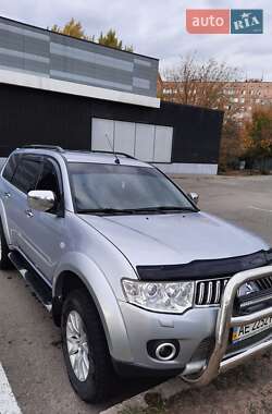 Внедорожник / Кроссовер Mitsubishi Pajero Sport 2012 в 