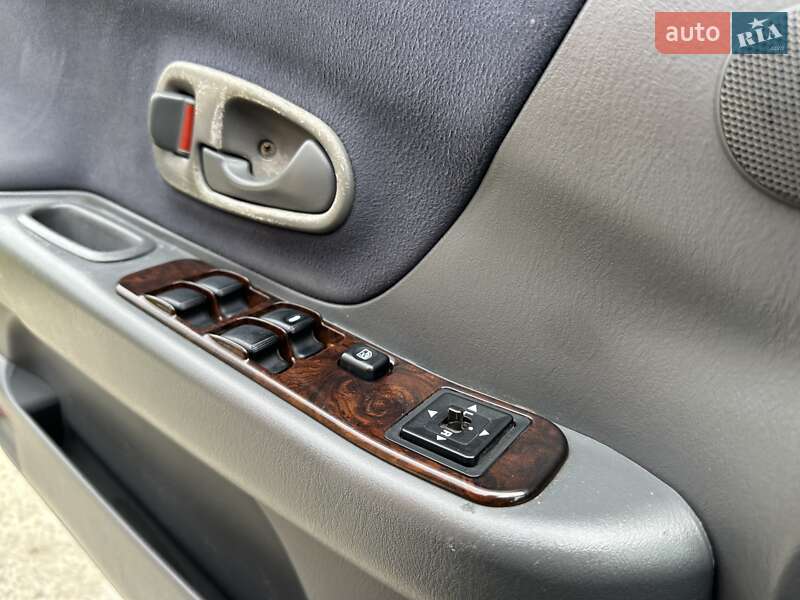 Внедорожник / Кроссовер Mitsubishi Pajero Sport 2001 в Одессе