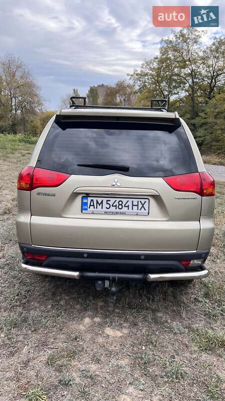 Внедорожник / Кроссовер Mitsubishi Pajero Sport 2010 в Запорожье