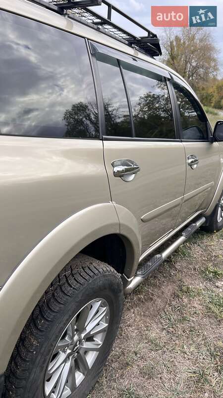 Внедорожник / Кроссовер Mitsubishi Pajero Sport 2010 в Запорожье