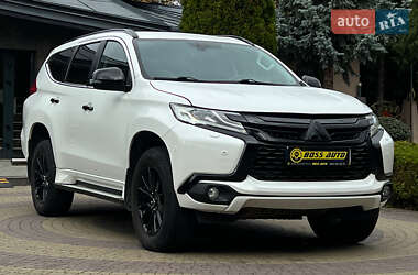 Позашляховик / Кросовер Mitsubishi Pajero Sport 2017 в Львові Позашляховик / Кросовер Mitsubishi Pajero Sport 2017 в Львові