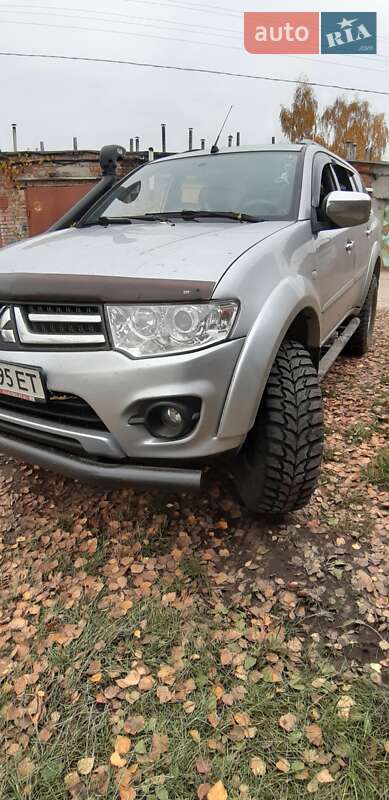 Mitsubishi Pajero Sport 2015