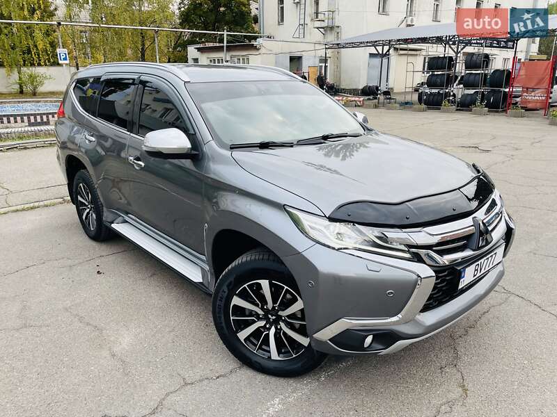 Внедорожник / Кроссовер Mitsubishi Pajero Sport 2017 в Киеве фото 21 Внедорожник / Кроссовер Mitsubishi Pajero Sport 2017 в Киеве