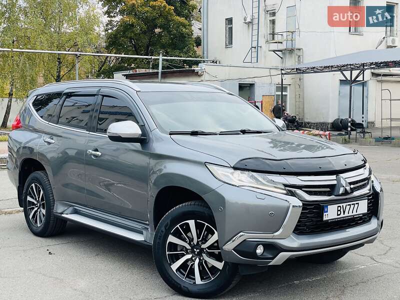 Внедорожник / Кроссовер Mitsubishi Pajero Sport 2017 в Киеве фото 22 Внедорожник / Кроссовер Mitsubishi Pajero Sport 2017 в Киеве