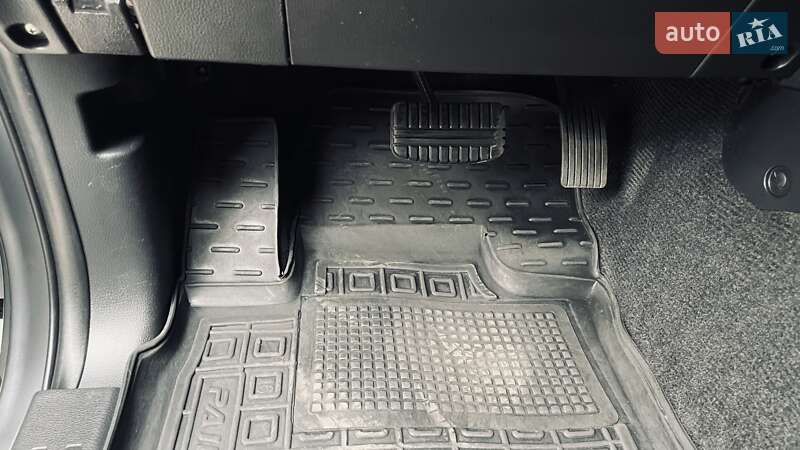 Внедорожник / Кроссовер Mitsubishi Pajero Sport 2017 в Киеве фото 44 Внедорожник / Кроссовер Mitsubishi Pajero Sport 2017 в Киеве