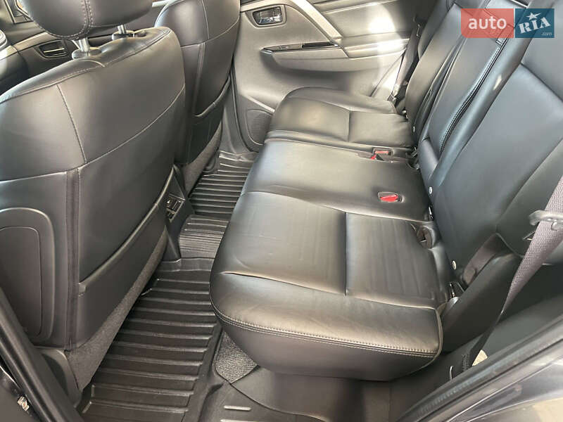 Внедорожник / Кроссовер Mitsubishi Pajero Sport 2021 в Харькове