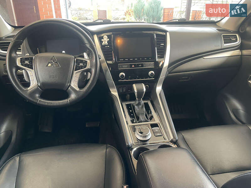 Внедорожник / Кроссовер Mitsubishi Pajero Sport 2021 в Харькове