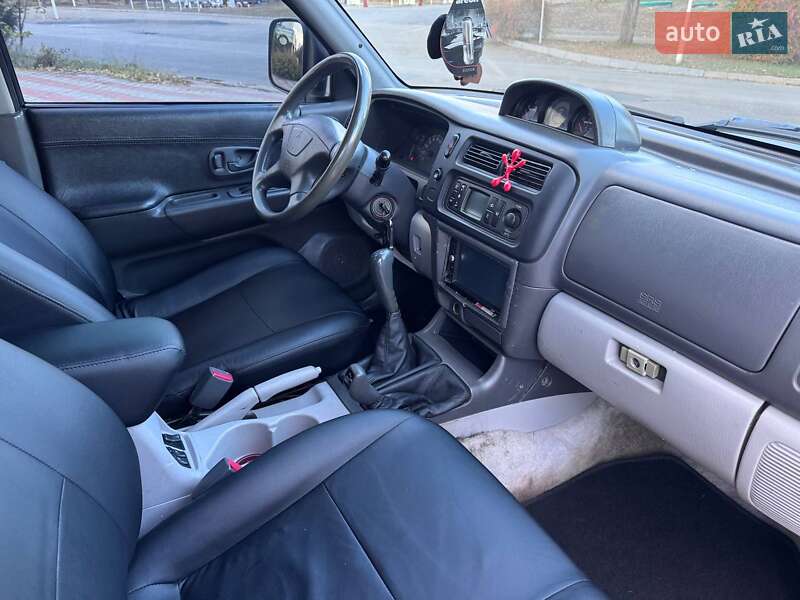 Позашляховик / Кросовер Mitsubishi Pajero Sport 2001 в Запоріжжі