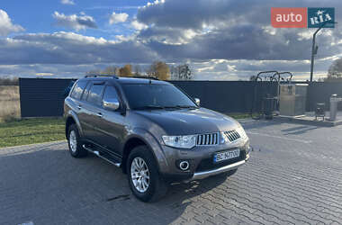 Внедорожник / Кроссовер Mitsubishi Pajero Sport 2011 в 