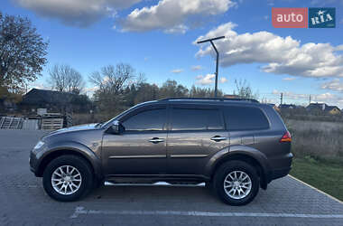 Внедорожник / Кроссовер Mitsubishi Pajero Sport 2011 в 