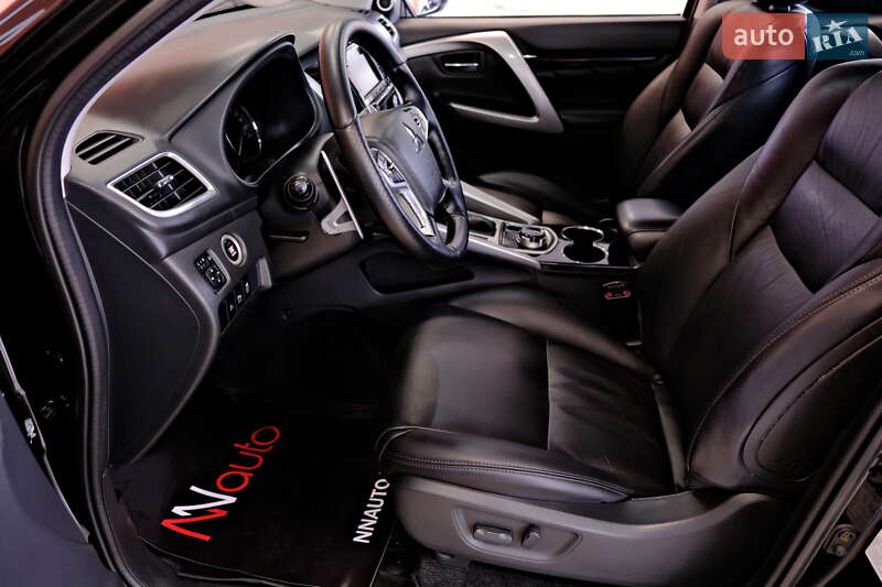 Позашляховик / Кросовер Mitsubishi Pajero Sport 2016 в Одесі