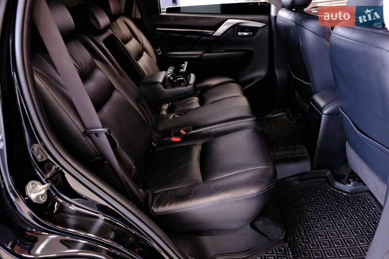 Позашляховик / Кросовер Mitsubishi Pajero Sport 2016 в Одесі