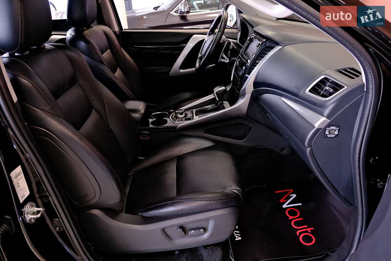 Позашляховик / Кросовер Mitsubishi Pajero Sport 2016 в Одесі