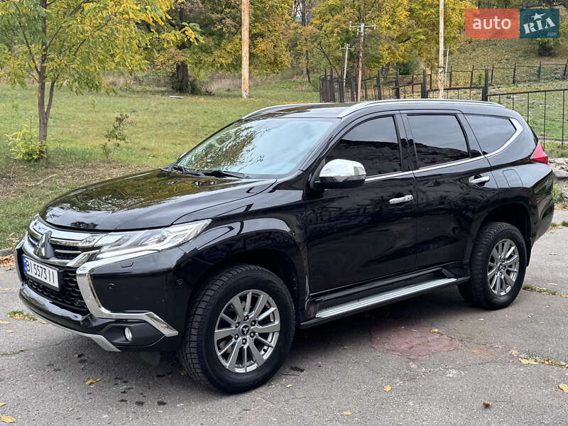 Позашляховик / Кросовер Mitsubishi Pajero Sport 2019 в Полтаві фото 11 Позашляховик / Кросовер Mitsubishi Pajero Sport 2019 в Полтаві