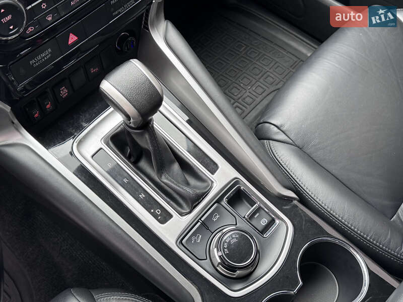 Позашляховик / Кросовер Mitsubishi Pajero Sport 2019 в Полтаві фото 21 Позашляховик / Кросовер Mitsubishi Pajero Sport 2019 в Полтаві