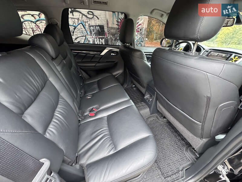Позашляховик / Кросовер Mitsubishi Pajero Sport 2019 в Полтаві фото 26 Позашляховик / Кросовер Mitsubishi Pajero Sport 2019 в Полтаві