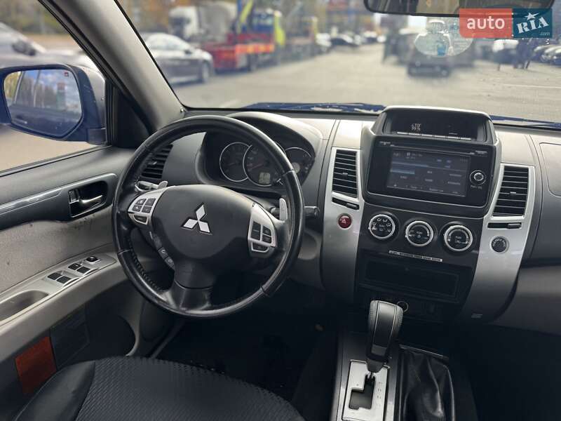Внедорожник / Кроссовер Mitsubishi Pajero Sport 2013 в Киеве фото 23 Внедорожник / Кроссовер Mitsubishi Pajero Sport 2013 в Киеве