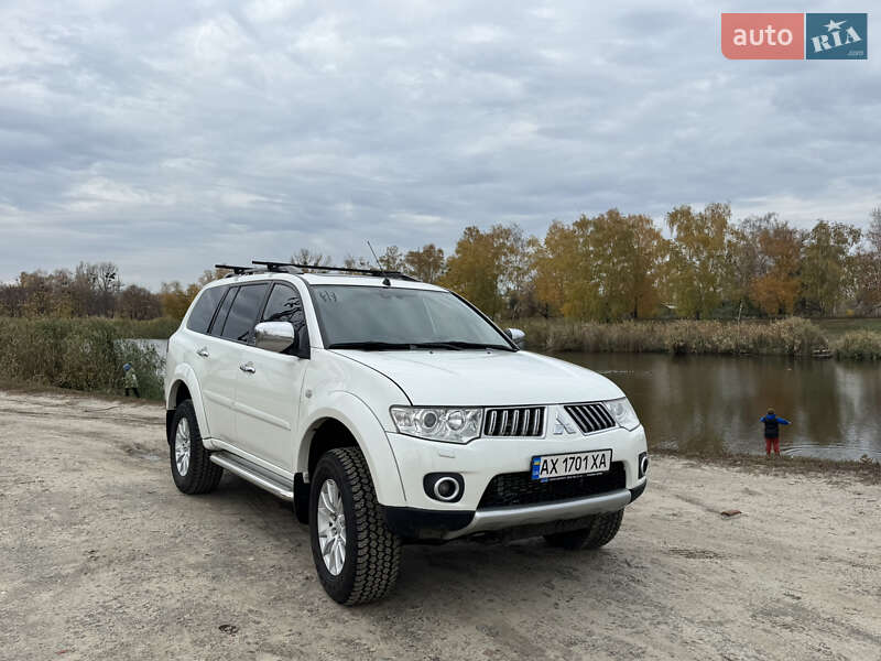 Внедорожник / Кроссовер Mitsubishi Pajero Sport 2011 в Харькове