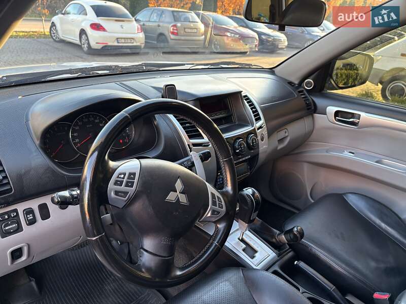 Внедорожник / Кроссовер Mitsubishi Pajero Sport 2010 в Ужгороде