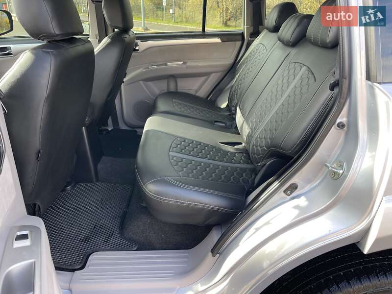 Внедорожник / Кроссовер Mitsubishi Pajero Sport 2010 в Киеве