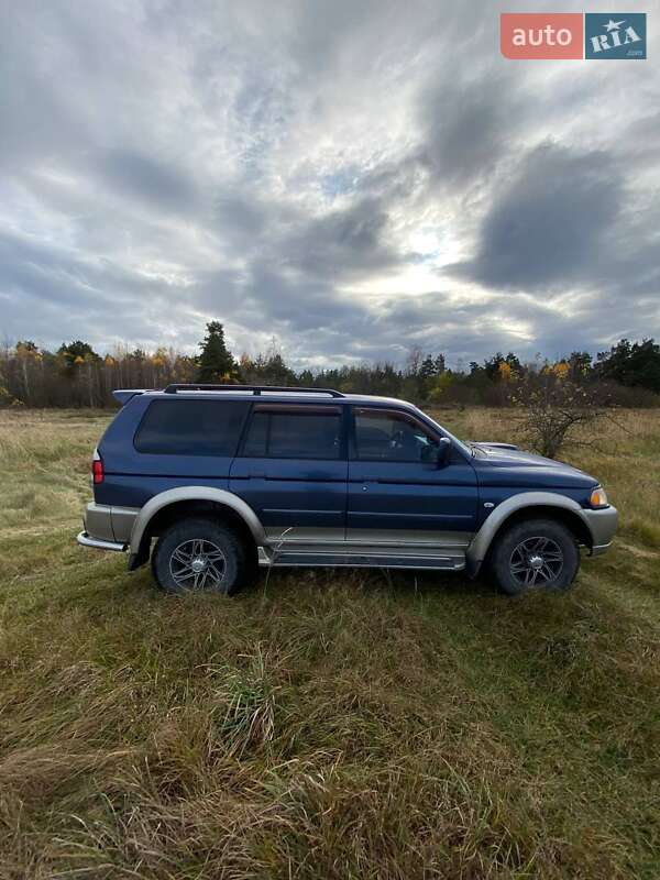 Позашляховик / Кросовер Mitsubishi Pajero Sport 2005 в Рокитному