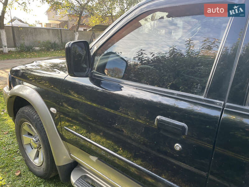 Внедорожник / Кроссовер Mitsubishi Pajero Sport 2004 в Снятине