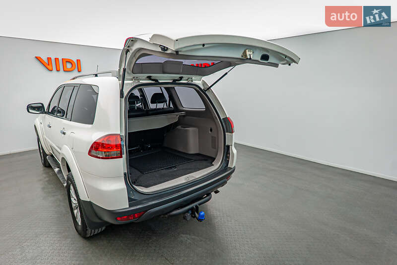 Внедорожник / Кроссовер Mitsubishi Pajero Sport 2015 в Киеве фото 7 Внедорожник / Кроссовер Mitsubishi Pajero Sport 2015 в Киеве