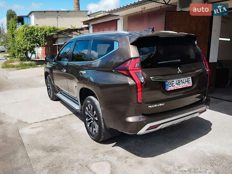 Позашляховик / Кросовер Mitsubishi Pajero Sport 2021 в Миколаєві