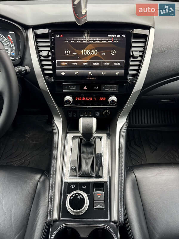 Внедорожник / Кроссовер Mitsubishi Pajero Sport 2019 в Киеве