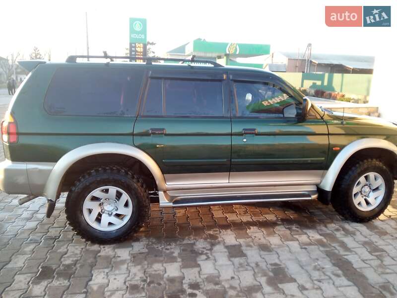 Внедорожник / Кроссовер Mitsubishi Pajero Sport 2000 в Черновцах