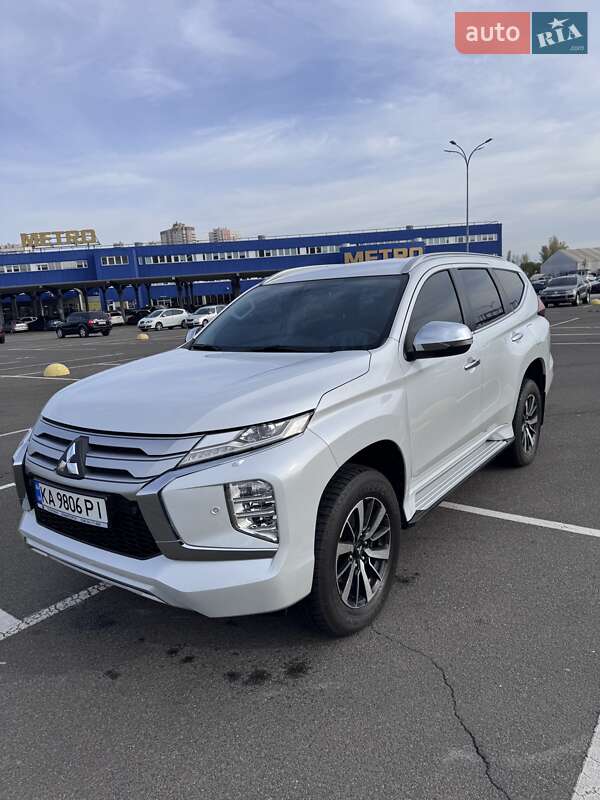 Внедорожник / Кроссовер Mitsubishi Pajero Sport 2019 в Киеве фото 4 Внедорожник / Кроссовер Mitsubishi Pajero Sport 2019 в Киеве