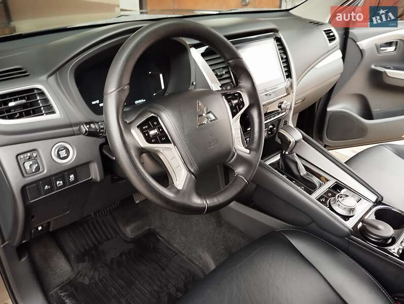 Внедорожник / Кроссовер Mitsubishi Pajero Sport 2021 в Николаеве фото 16 Внедорожник / Кроссовер Mitsubishi Pajero Sport 2021 в Николаеве