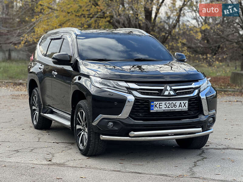 Внедорожник / Кроссовер Mitsubishi Pajero Sport 2017 в Днепре
