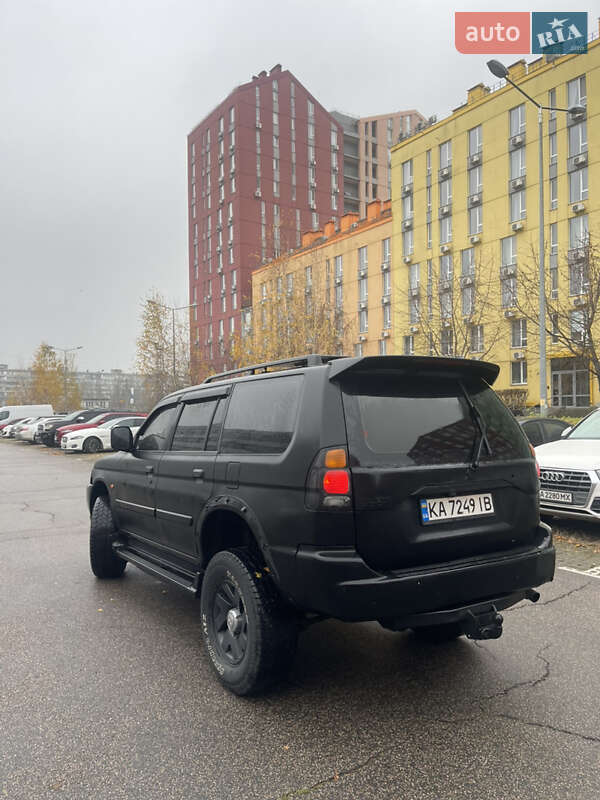Внедорожник / Кроссовер Mitsubishi Pajero Sport 2004 в Киеве