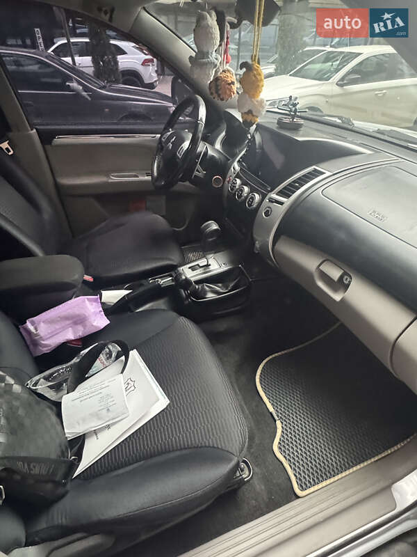 Внедорожник / Кроссовер Mitsubishi Pajero Sport 2013 в Ивано-Франковске фото 6 Внедорожник / Кроссовер Mitsubishi Pajero Sport 2013 в Ивано-Франковске