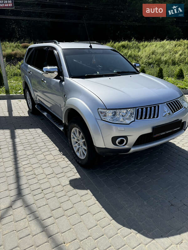 Mitsubishi Pajero Sport 2013