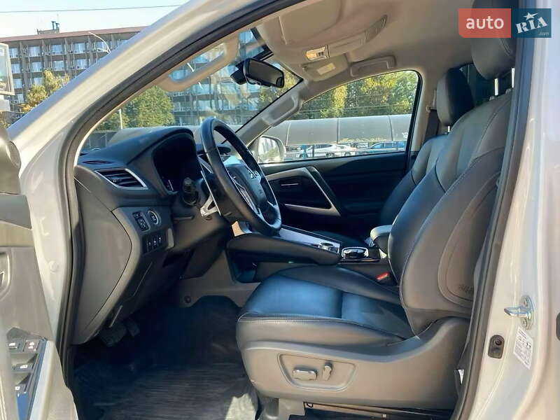 Внедорожник / Кроссовер Mitsubishi Pajero Sport 2024 в Киеве фото 15 Внедорожник / Кроссовер Mitsubishi Pajero Sport 2024 в Киеве