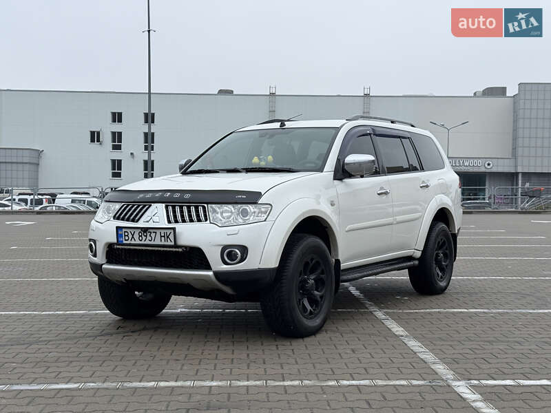 Позашляховик / Кросовер Mitsubishi Pajero Sport 2012 в Києві