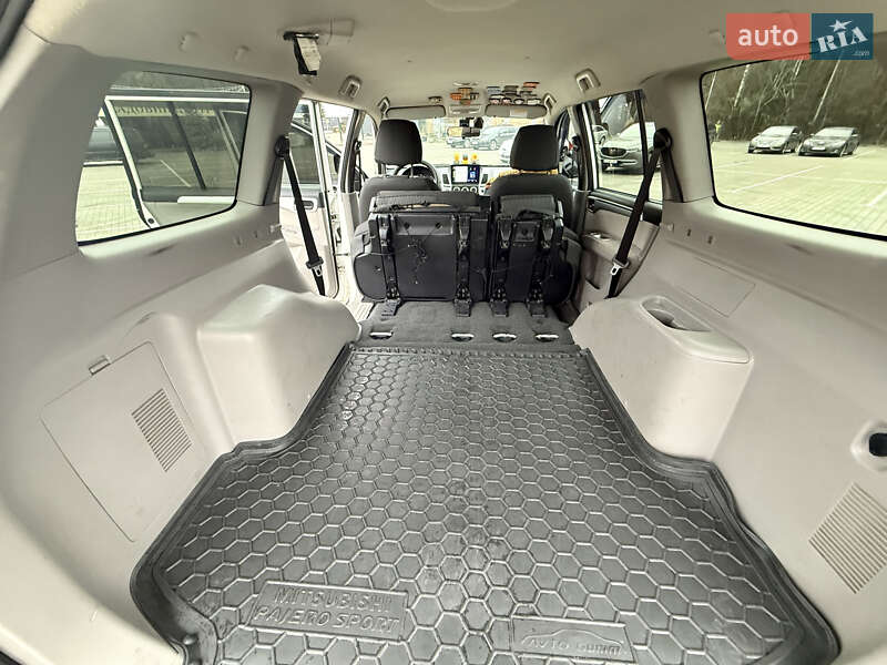 Позашляховик / Кросовер Mitsubishi Pajero Sport 2012 в Києві