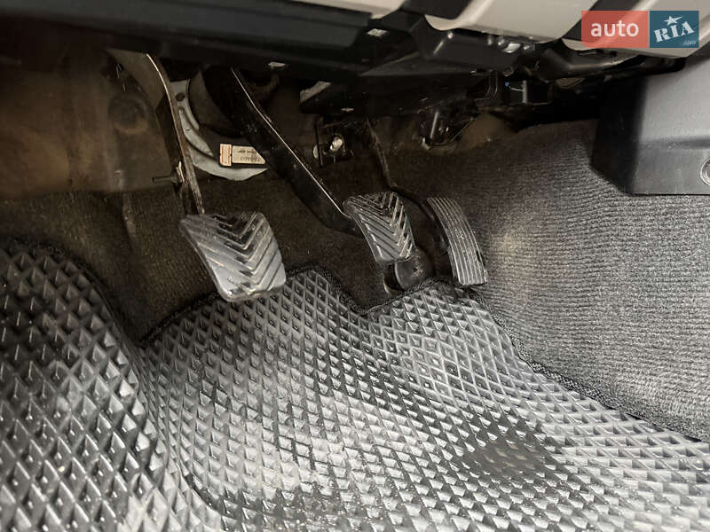 Позашляховик / Кросовер Mitsubishi Pajero Sport 2012 в Києві