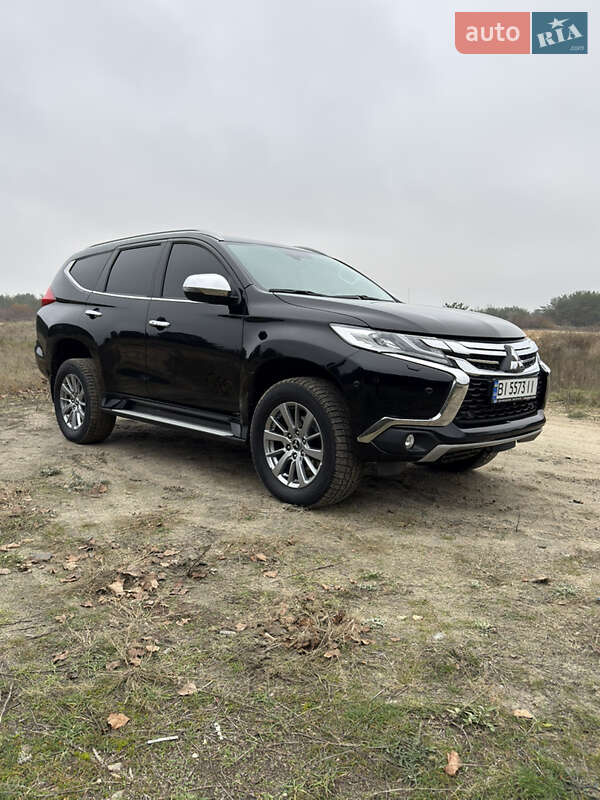 Позашляховик / Кросовер Mitsubishi Pajero Sport 2019 в Дніпрі