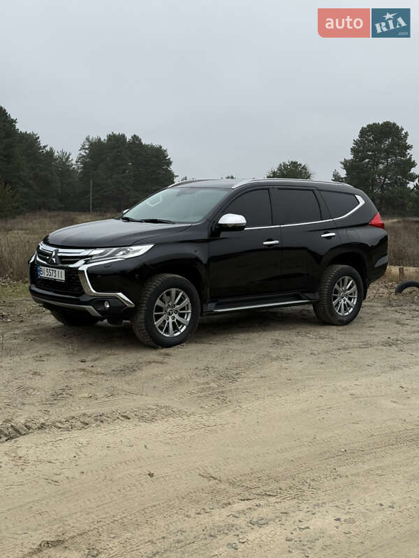 Позашляховик / Кросовер Mitsubishi Pajero Sport 2019 в Дніпрі