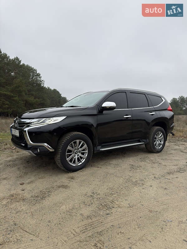 Позашляховик / Кросовер Mitsubishi Pajero Sport 2019 в Дніпрі