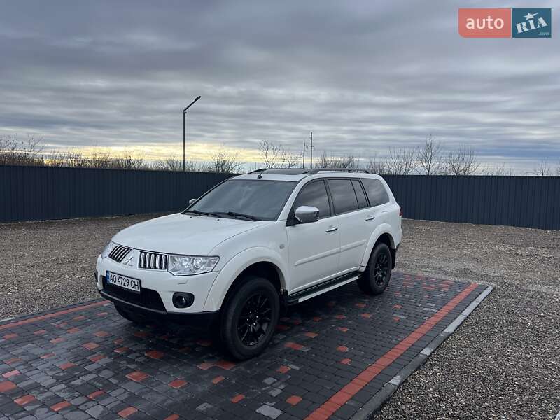 Mitsubishi Pajero Sport 2012