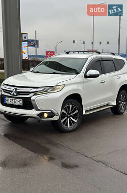 Позашляховик / Кросовер Mitsubishi Pajero Sport 2016 в Києві