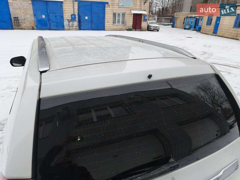 Позашляховик / Кросовер Mitsubishi Pajero Sport 2016 в Києві