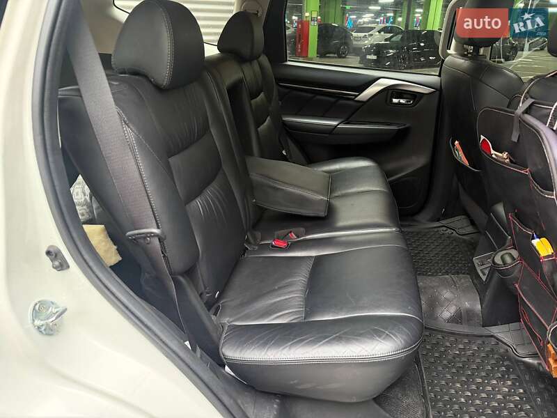 Внедорожник / Кроссовер Mitsubishi Pajero Sport 2019 в Киеве