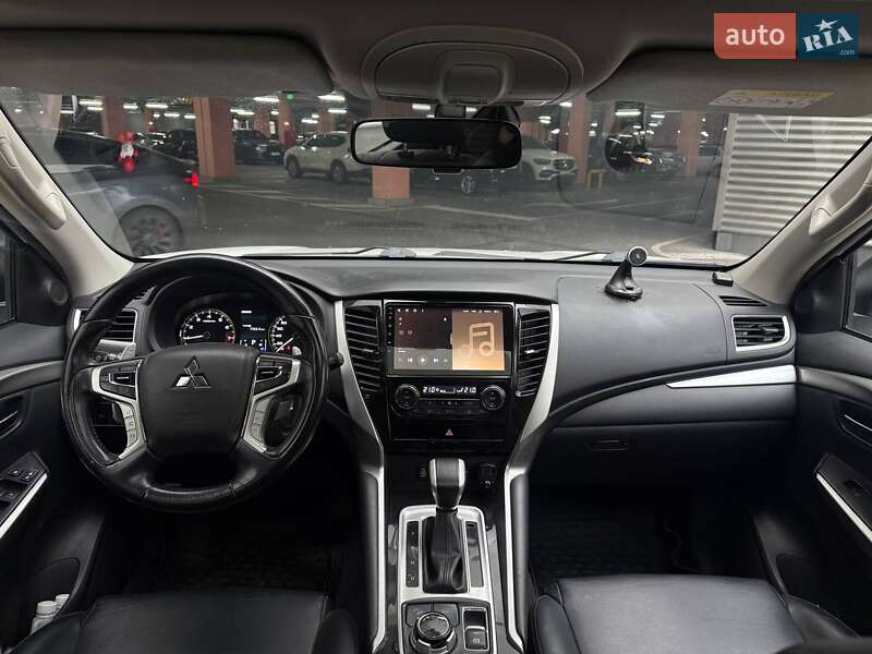 Внедорожник / Кроссовер Mitsubishi Pajero Sport 2019 в Киеве