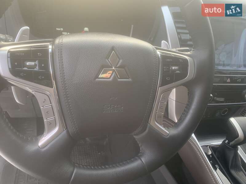 Внедорожник / Кроссовер Mitsubishi Pajero Sport 2021 в Полтаве